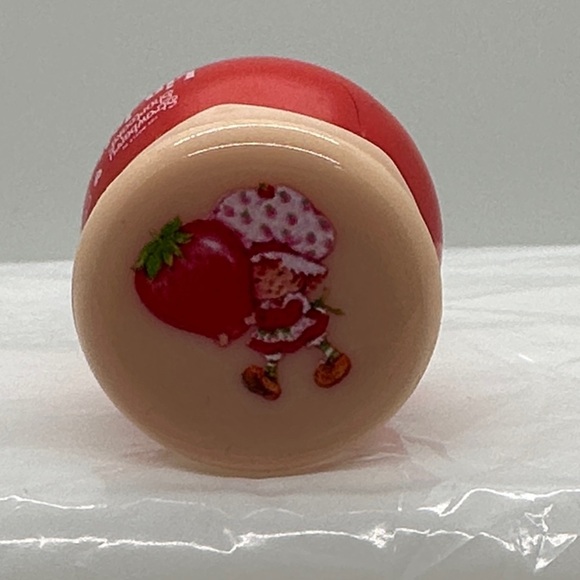 3/$15 🌼 Strawberry Shortcake Lip Jelly Balm - Picture 2 of 3